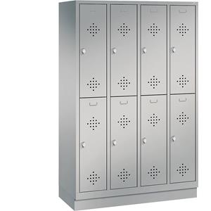 C+P CLASSIC Garderobenschrank mit Sockel, doppelstöckig, 4 Abteile, je 2 Fächer, Abteilbreite 300 mm, weißaluminium