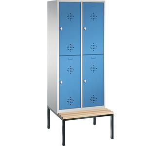 C+P CLASSIC Garderobenschrank mit untergebauter Sitzbank, doppelstöckig, 2 Abteile, je 2 Fächer, Abteilbreite 400 mm, lichtgrau / lichtblau