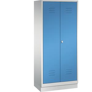 C+P CLASSIC Aufbewahrungsschrank mit Sockel, zueinander schlagende Türen, 2 Abteile, Abteilbreite 400 mm, lichtgrau / lichtblau