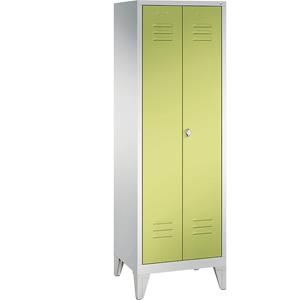 C+P CLASSIC Aufbewahrungsschrank mit Füßen, zueinander schlagende Türen, 1 Abteil, Abteilbreite 600 mm, lichtgrau / viridingrün