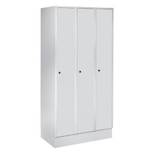 Wolf Garderobekast met sokkel, h x b x d = 1800 x 900 x 500 mm, 3 vakken, lichtgrijs