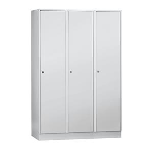 Wolf Garderobekast met sokkel, h x b x d = 1800 x 1200 x 500 mm, 3 vakken, lichtgrijs