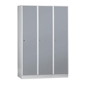 Wolf Garderobenschrank mit Sockel, HxBxT 1800 x 1200 x 500 mm, 3 Abteile, silbergrau