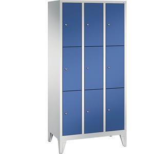 C+P CLASSIC Fächerschrank mit Füßen, 3 Abteile, je 3 Fächer, Abteilbreite 300 mm, lichtgrau / enzianblau