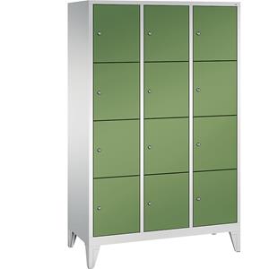 C+P CLASSIC Fächerschrank mit Füßen, 3 Abteile, je 4 Fächer, Abteilbreite 400 mm, lichtgrau / resedagrün
