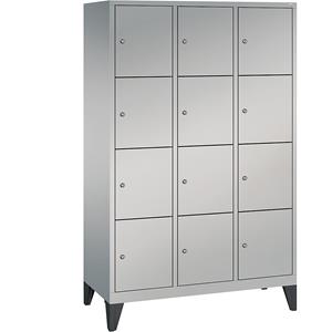 C+P CLASSIC Fächerschrank mit Füßen, 3 Abteile, je 4 Fächer, Abteilbreite 400 mm, weißaluminium
