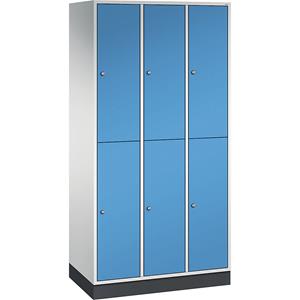 C+P INTRO stalen garderobekast met twee verdiepingen, b x d = 920 x 500 mm, 6 vakken, kastframe lichtgrijs, deuren lichtblauw