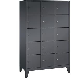 C+P CLASSIC Fächerschrank mit Füßen, 3 Abteile, je 5 Fächer, Abteilbreite 400 mm, schwarzgrau