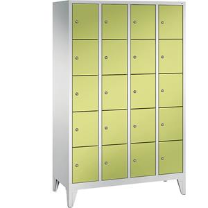 C+P CLASSIC Fächerschrank mit Füßen, 4 Abteile, je 5 Fächer, Abteilbreite 300 mm, lichtgrau / viridingrün