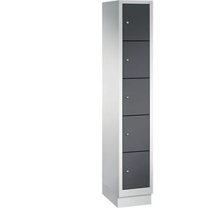 C+P CLASSIC Fächerschrank mit Sockel, 1 Abteil, 5 Fächer, Abteilbreite 300 mm, lichtgrau / schwarzgrau