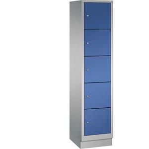 C+P CLASSIC Fächerschrank mit Sockel, 1 Abteil, 5 Fächer, Abteilbreite 400 mm, weißaluminium / enzianblau