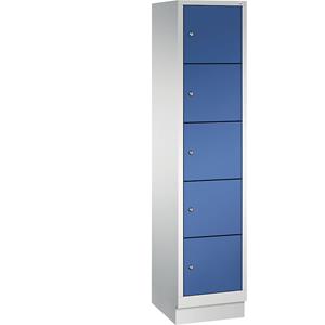 C+P CLASSIC Fächerschrank mit Sockel, 1 Abteil, 5 Fächer, Abteilbreite 400 mm, lichtgrau / enzianblau