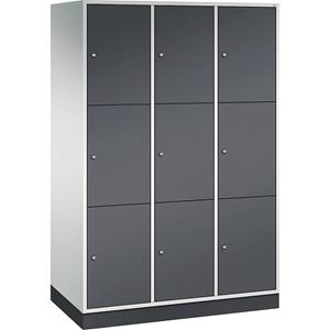 C+P INTRO stalen lockerkast, vakhoogte 580 mm, b x d = 1220 x 600 mm, 9 vakken, kastframe lichtgrijs, deuren zwartgrijs