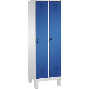 C+P EVOLO Aufbewahrungsschrank, mit Füßen, 2 Abteile, Abteilbreite 300 mm, mit 8 Fachböden, lichtgrau / enzianblau