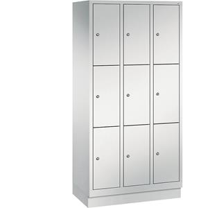 C+P CLASSIC Fächerschrank mit Sockel, 3 Abteile, je 3 Fächer, Abteilbreite 300 mm, lichtgrau