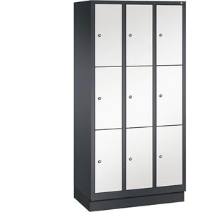 C+P CLASSIC Fächerschrank mit Sockel, 3 Abteile, je 3 Fächer, Abteilbreite 300 mm, schwarzgrau / verkehrsweiß