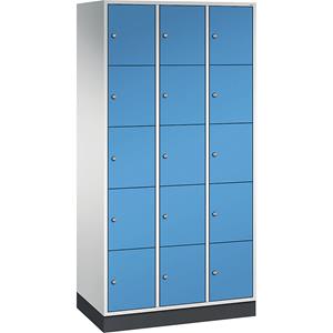 C+P INTRO stalen lockerkast, vakhoogte 345 mm, b x d = 920 x 500 mm, 15 vakken, kastframe lichtgrijs, deuren lichtblauw