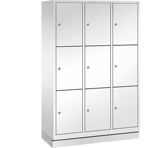 C+P CLASSIC Fächerschrank mit Sockel, 3 Abteile, je 3 Fächer, Abteilbreite 400 mm, verkehrsweiß
