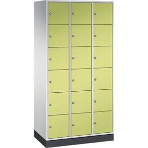 C+P INTRO stalen lockerkast, vakhoogte 285 mm, b x d = 920 x 500 mm, 18 vakken, kastframe lichtgrijs, deuren felgroen