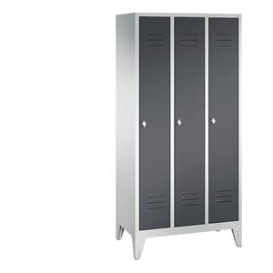 C+P CLASSIC Garderobenschrank mit Füßen, 3 Abteile, Abteilbreite 300 mm, lichtgrau / schwarzgrau