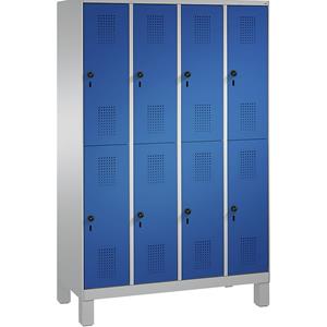 C+P EVOLO Garderobenschrank, doppelstöckig, mit Füßen, 4 Abteile, je 2 Fächer, Abteilbreite 300 mm, weißaluminium / enzianblau