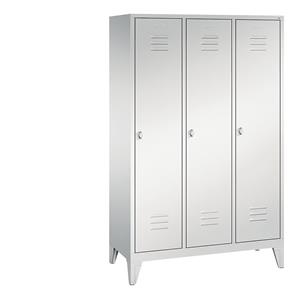 C+P CLASSIC Garderobenschrank mit Füßen, 3 Abteile, Abteilbreite 400 mm, lichtgrau