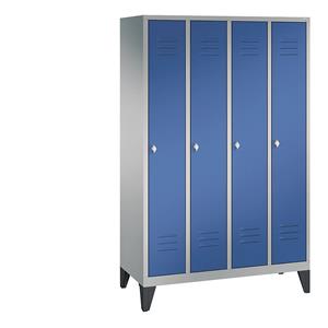 C+P CLASSIC Garderobenschrank mit Füßen, 4 Abteile, Abteilbreite 300 mm, weißaluminium / enzianblau