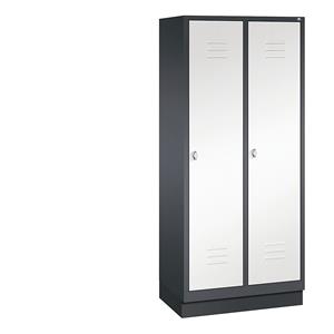 C+P CLASSIC Garderobenschrank mit Sockel, 2 Abteile, Abteilbreite 400 mm, schwarzgrau / verkehrsweiß