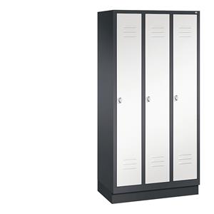 C+P CLASSIC Garderobenschrank mit Sockel, 3 Abteile, Abteilbreite 300 mm, schwarzgrau / verkehrsweiß