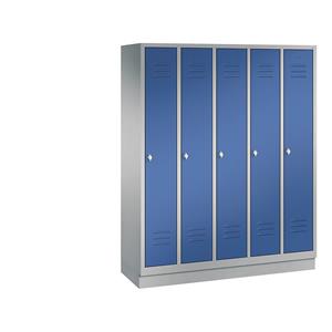 C+P CLASSIC Garderobenschrank mit Sockel, 5 Abteile, Abteilbreite 300 mm, weißaluminium / enzianblau