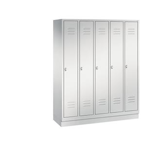 C+P CLASSIC Garderobenschrank mit Sockel, 5 Abteile, Abteilbreite 300 mm, lichtgrau