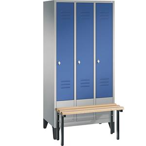C+P CLASSIC Garderobenschrank mit vorgebauter Sitzbank, 3 Abteile, Abteilbreite 300 mm, weißaluminium / enzianblau