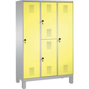 C+P EVOLO Kombinationsschrank, ein- und doppelstöckig, 3 Abteile, 4 Türen, Abteilbreite 400 mm, mit Füßen, weißaluminium / schwefelgelb