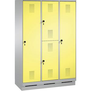 C+P EVOLO Kombinationsschrank, ein- und doppelstöckig, 3 Abteile, 4 Türen, Abteilbreite 400 mm, mit Sockel, weißaluminium / schwefelgelb
