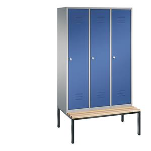 C+P CLASSIC Garderobenschrank mit untergebauter Sitzbank, 3 Abteile, Abteilbreite 400 mm, weißaluminium / enzianblau
