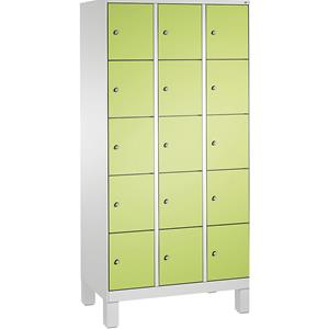 C+P EVOLO Fächerschrank, mit Füßen, 3 Abteile, je 5 Fächer, Abteilbreite 300 mm, lichtgrau / viridingrün
