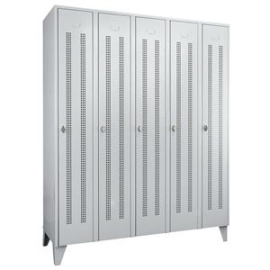 Wolf Stalen locker met kastpoten, compartimenten kasthoog, deuren van perforatieplaat, compartimentbreedte 300 mm, 5 compartimenten, lichtgrijs