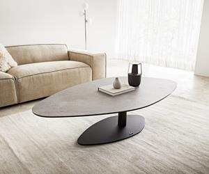 DELIFE Couchtisch Vibana 140x80 cm Keramik Aspetto Concreto Betonfarbig Gestell Metall Schwarz