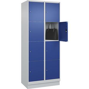 C+P Lockerkast Classic PLUS, 2 compartimenten, lichtgrijs / gentiaanblauw, b = 800 mm, 8 vakken, met bodemsokkel