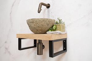 Saniclear Baru fonteinset met eiken plank, rivierstenen waskom en kraan in verouderd messing voor in het toilet