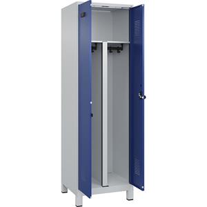Multifunctionele lockerkast Evolo PLUS, 1 compartiment, scheidingswand ingekort, lichtgrijs / gentiaanblauw, b = 600 mm, met brede voeten, veiligheidsdraaigrendel