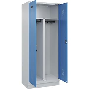 Multifunctionele lockerkast Evolo PLUS, 1 compartiment, scheidingswand ingekort, lichtgrijs / lichtblauw, b = 800 mm, met bodemsokkel, cilinderslot