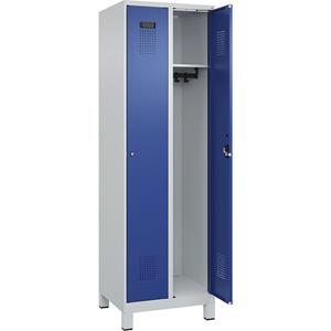 C+P Lockerkast Evolo PLUS, 2 compartimenten, lichtgrijs / gentiaanblauw, b = 600 mm, met brede voeten, cilinderslot