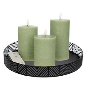 Anna's Collection LED kaarsen/stompkaarsen - 3x st - jade groen - met zwart rond dienblad/kaarsenbord 29,5 cm -