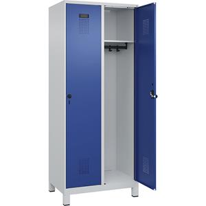 C+P Lockerkast Evolo PLUS, 2 compartimenten, lichtgrijs / gentiaanblauw, b = 800 mm, met brede voeten, draaigrendel