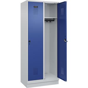 C+P Lockerkast Evolo PLUS, 2 compartimenten, lichtgrijs / gentiaanblauw, b = 800 mm, met bodemsokkel, draaigrendel