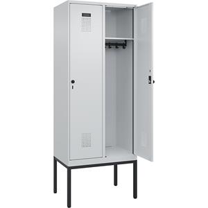 C+P Lockerkast Evolo PLUS, 2 compartimenten, lichtgrijs, b = 800 mm, met smalle voeten, draaigrendel
