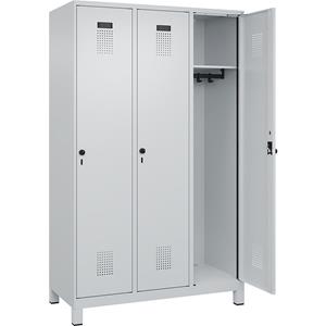 C+P Lockerkast Evolo PLUS, 3 compartimenten, lichtgrijs, b = 1200 mm, met brede voeten, draaigrendel