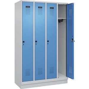 C+P Lockerkast Evolo PLUS, 4 compartimenten, lichtgrijs / lichtblauw, b = 1200 mm, met bodemsokkel, draaigrendel