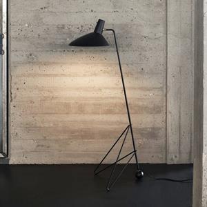 &Tradition Driepoot vloerlamp HM8, zwart, hoogte 134 cm